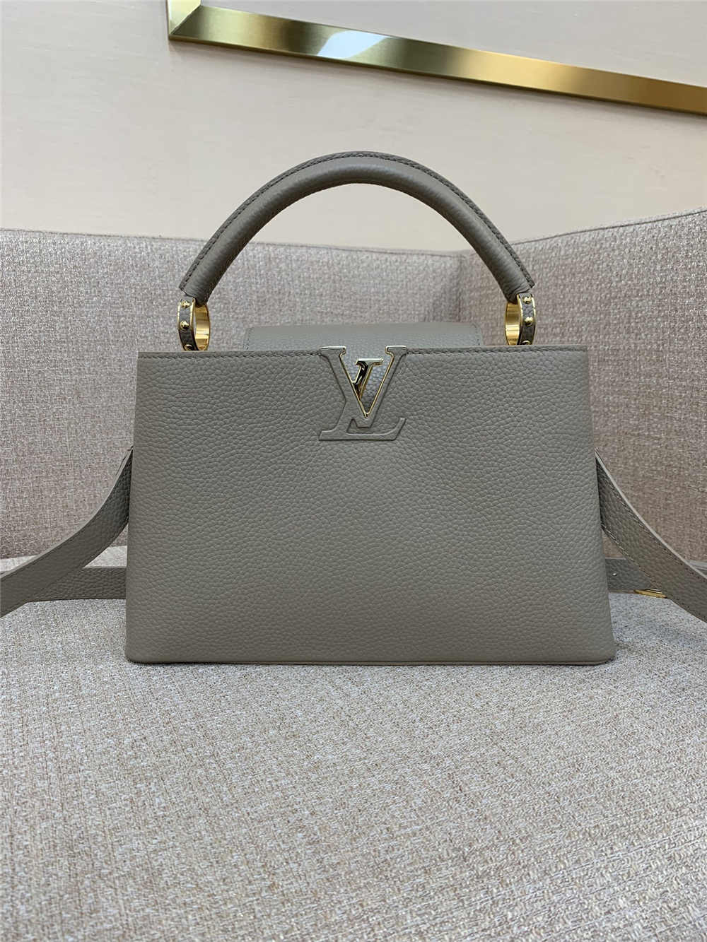 Louis Vuitton CAPUCINES  M24745  size：31x20x11cm 2025 new 